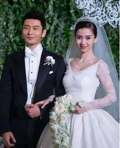 从"宠爱有加"到"懒送祝福",黄晓明和baby的婚姻到底怎么了?