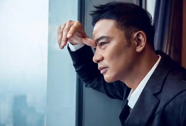 原创任达华从风月演员拼成影帝娶小12岁超模25年零绯闻