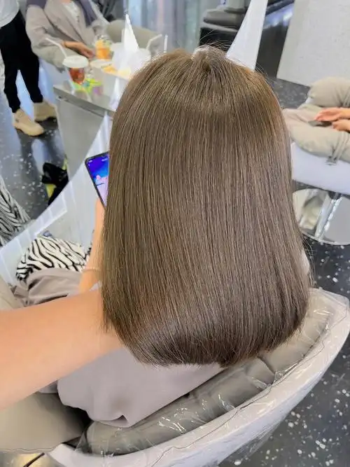 没有滤镜   喜欢的小姐姐们可以尝试#显白发色  #夏季发色  #冷棕色