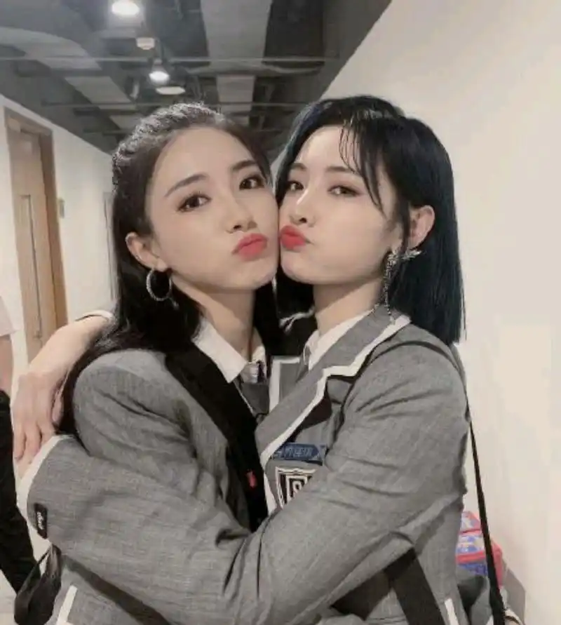 戴萌许佳琪八年友谊