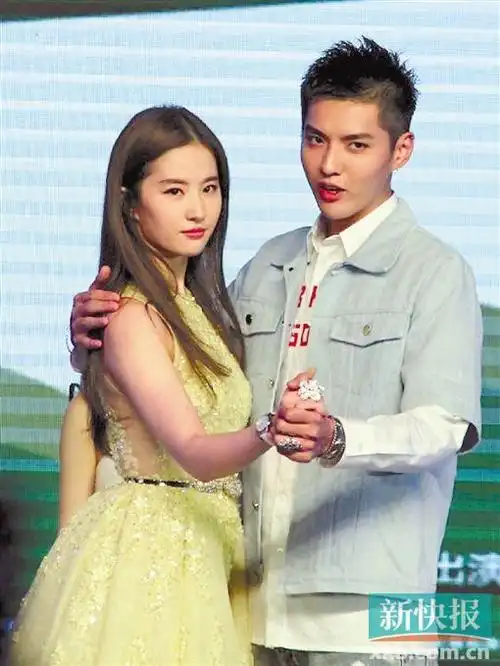 吴亦凡说刘亦菲: 看上去很女神,其实很呆萌