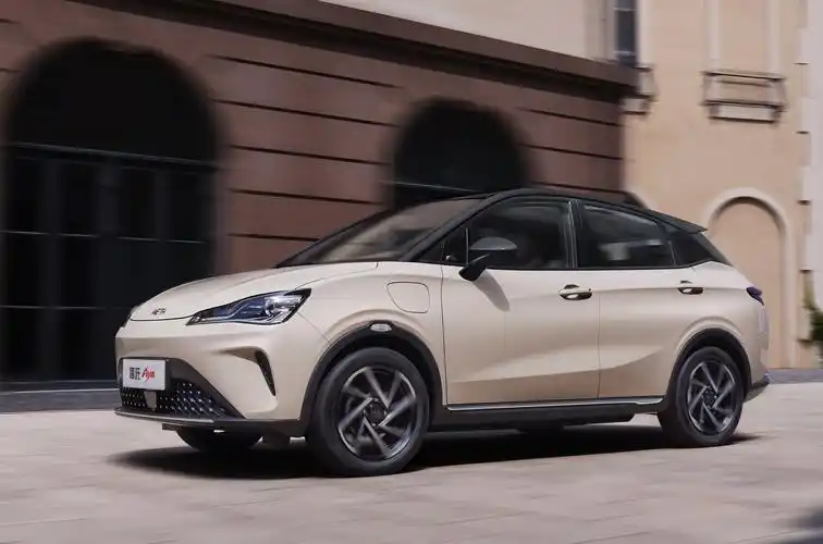 >买车网首页>选车>哪吒汽车>哪吒aya>文章>定位五座大空间智能纯电suv