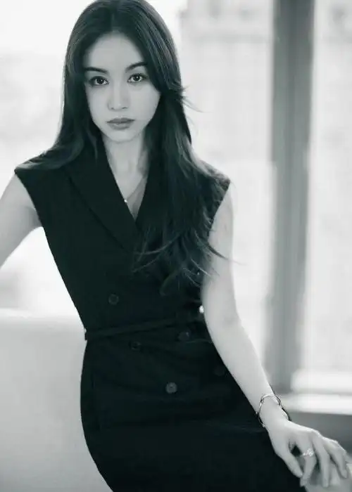 王子文换发型了##王子文最新活动状态#@王子文ava今日活动造型,不是