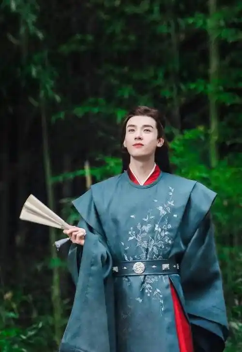 龚俊,从娱乐圈打工人到顶流的蜕变_时候_朋友_偶像