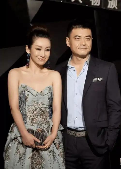 硬汉专业户王新军:和小7岁的秦海璐婚姻美满,前妻已无人识_电视剧