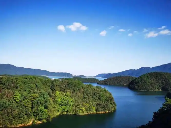 素有江西千岛湖和庐山西海美称的柘林湖风景名胜区