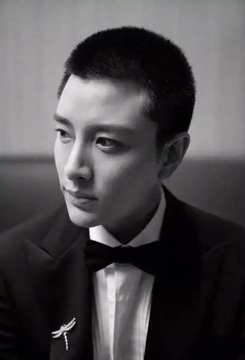 贾乃亮有新剧上沈腾有部电影开拍周冬雨感情有新动向