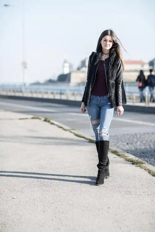 今年冬天,试试牛仔裤配长靴吧,不仅显瘦而且保暖