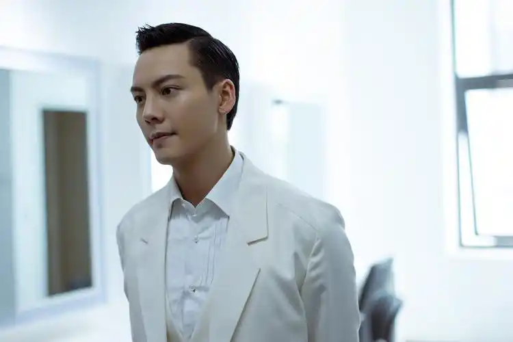 发际线高的男人中年事业运势怎么样?_达一风水网