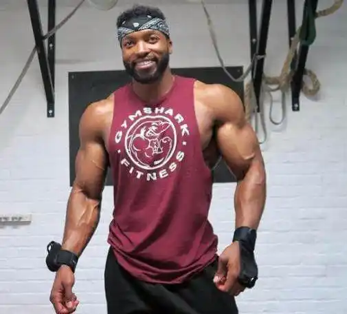 肩部训练5动作轰炸三角肌让肩再宽点塑造宽肩细腰的倒三角