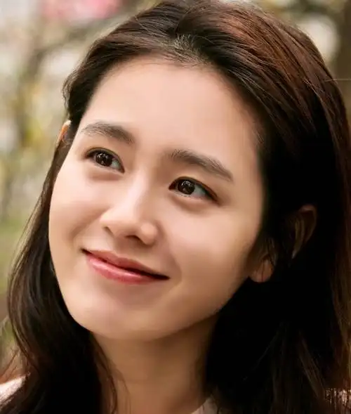 爱豆整活挑战赛,爱豆孙艺珍颜值给力就很棒,喜欢哦!