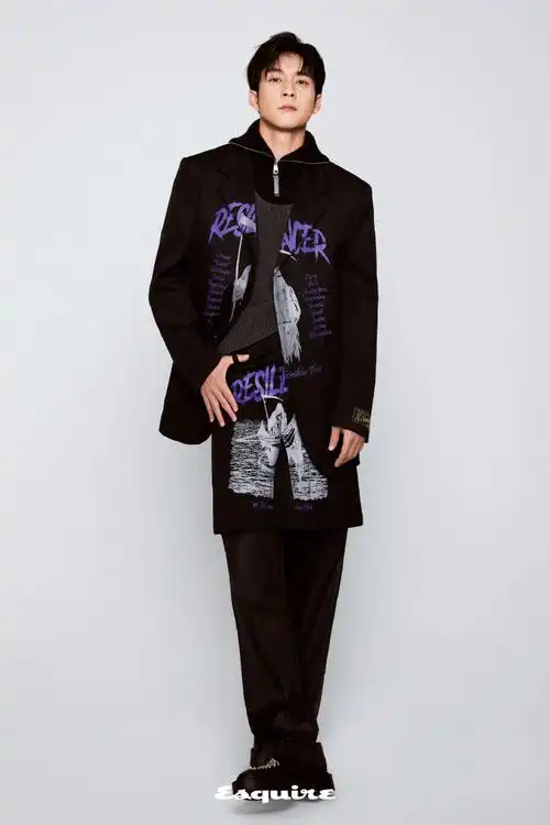 韩东君时尚先生黑皮书封面