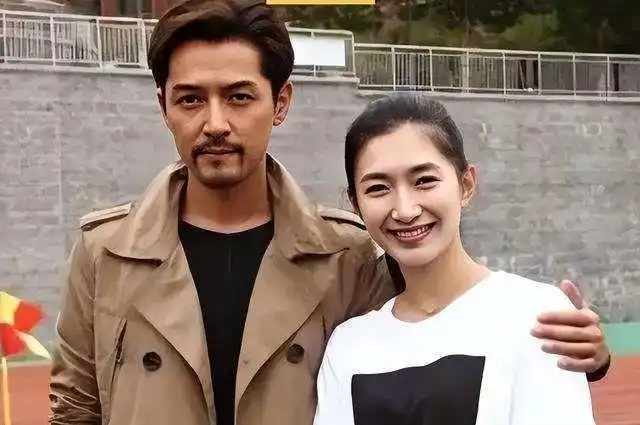 胡歌王晓晨被曝隐婚生女,女方霸气回应:咋不说我生了个猴呢?