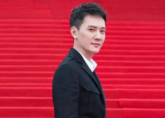 景甜喂冯绍峰吃饭甜蜜对视网友这下不和赵丽颖复合了