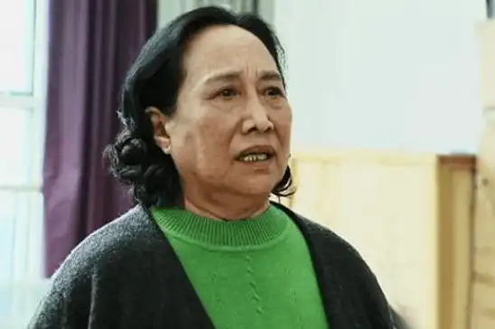 原创家有儿女姥姥孙桂田2度净身出户养3娃3套上亿房成负担