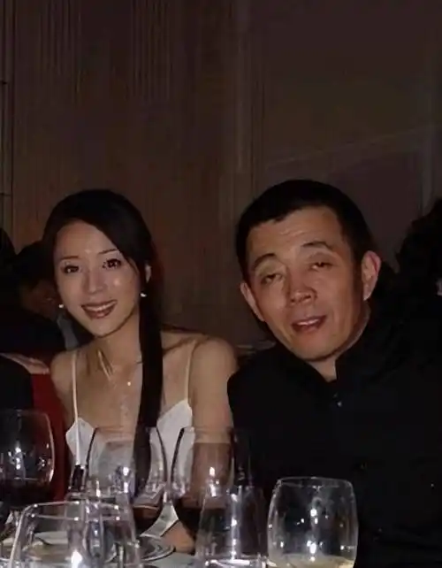 在拍摄电影时,他被传出与女演员张静初的绯闻.