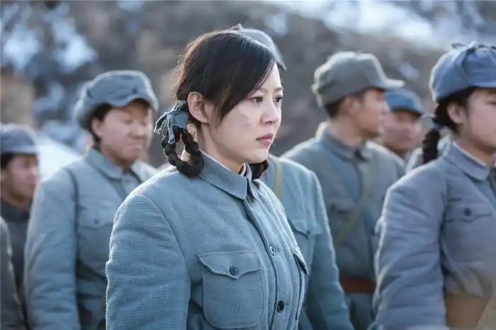 打情骂俏谈情说爱,《烽火抗大》拉低抗日神剧底线,央视眼光差了