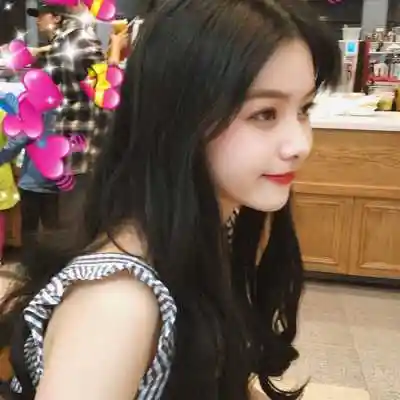 唯美侧面小姐姐头像