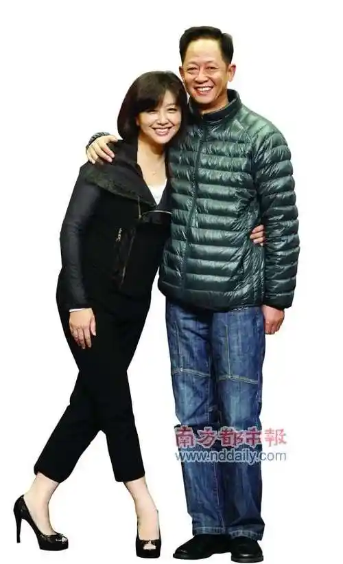 《人到四十》是出正剧,编剧兼制片人彭三源控制着情绪的节奏,导演