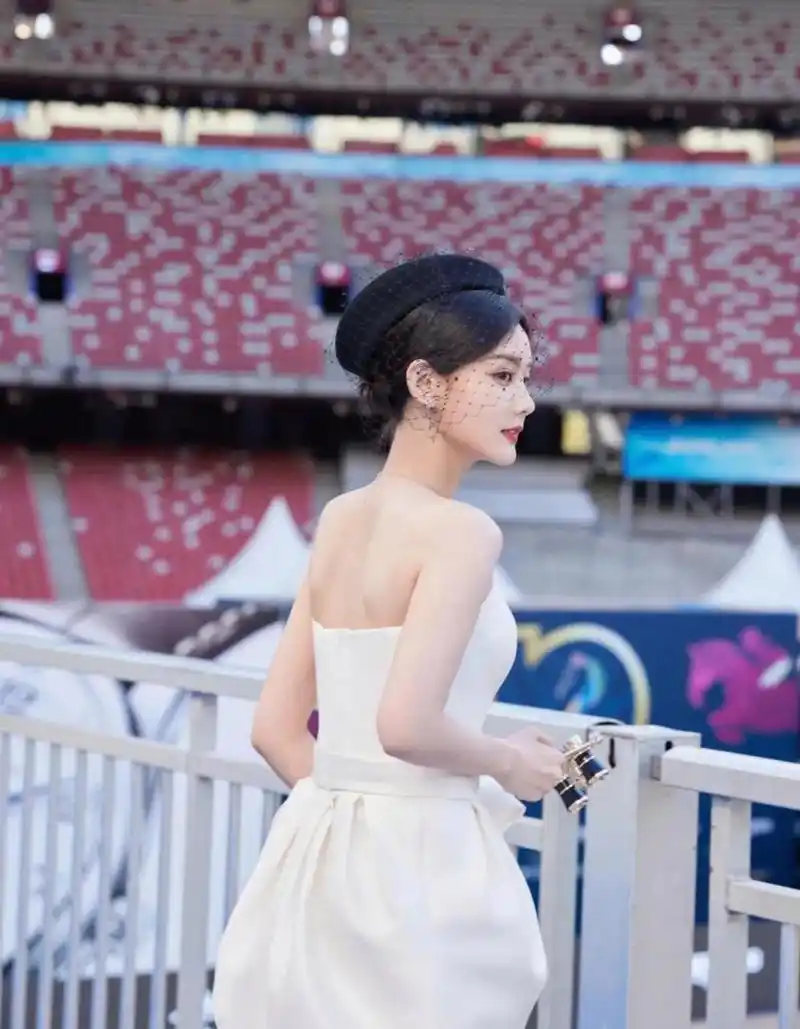 李一桐比白鹿,李沁,徐璐美太多了吧!