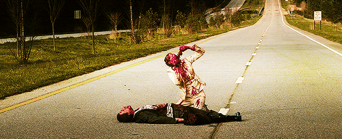 僵尸在马路吃人