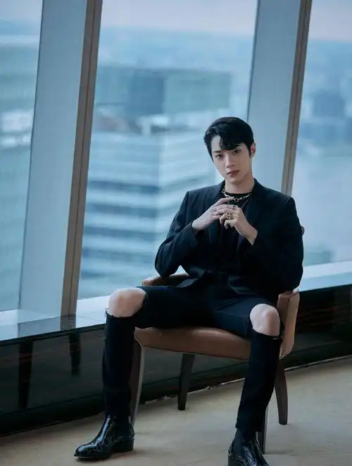 > 赖冠霖上海帅气活动照图片(2/9)