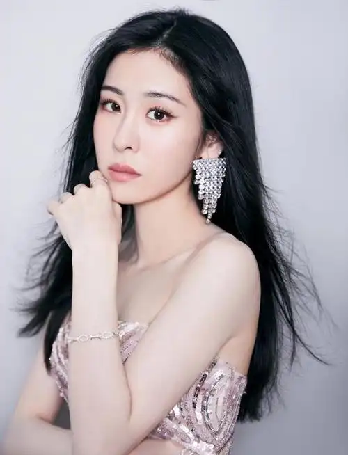 张碧晨 | 性感长裙写真 自拍照