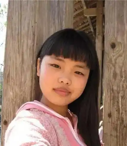 她参演《武林外传》被人熟知,被封"中国最丑童星",如今回归美的不敢认