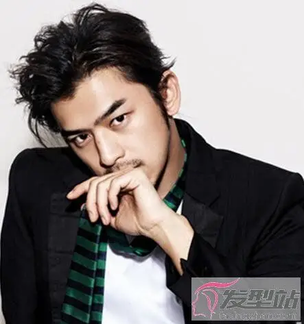 狼奔发型男生短发 潇洒帅气超显个性