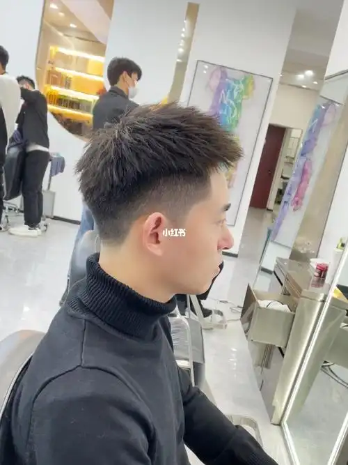 男生发型  #男士发型  #男生烫发  #摩根前刺