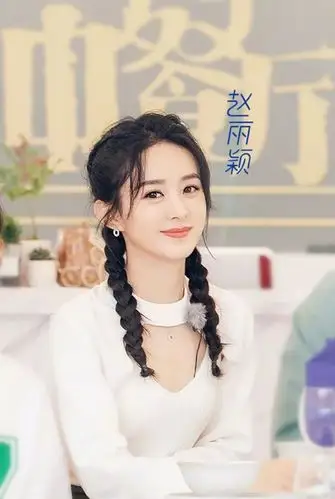 生子后复出的赵丽颖,比谁都更有从头再来的底气