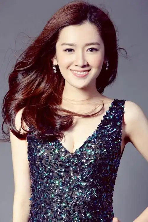 年11月20日出生于江西省南昌市,毕业于中央戏剧学院,中国内地女演员