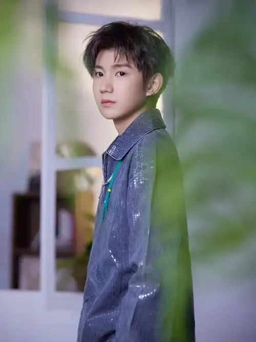 王源电影盗火者##roy wangs music walk#太阳的余温停在身上,温柔的