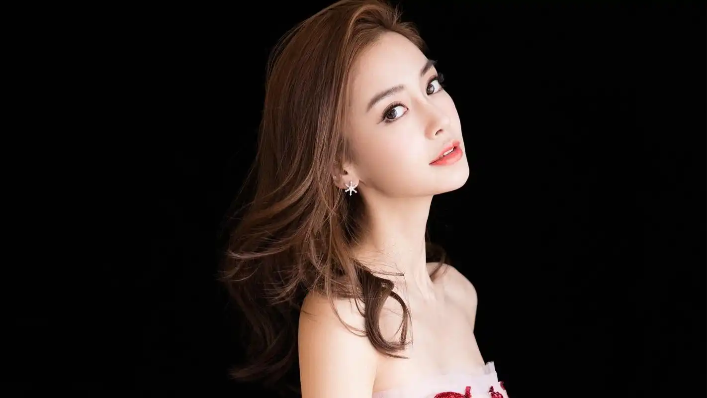 杨颖明星风尚壁纸