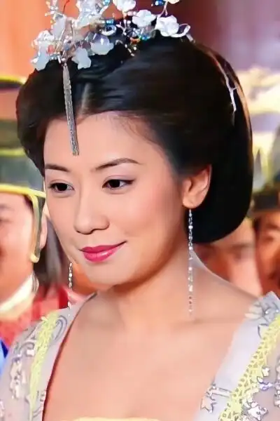 贾静雯:娇俏可人的童年女神