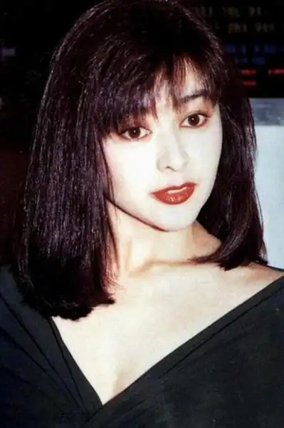 女明星巅峰时期海量青涩美照 范冰冰关之琳周慧敏高圆圆