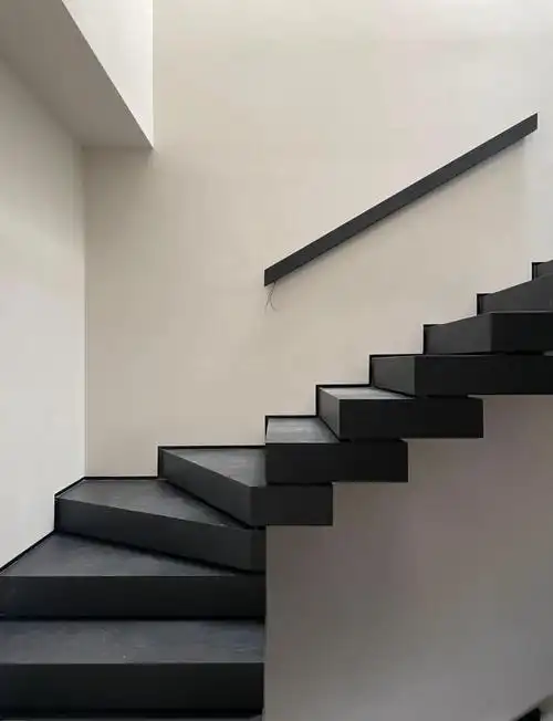 联排别墅转角堆叠楼梯设计难点揭秘