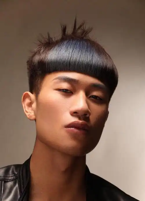 男生齐刘海两边铲掉短发发型大全酷帅难当