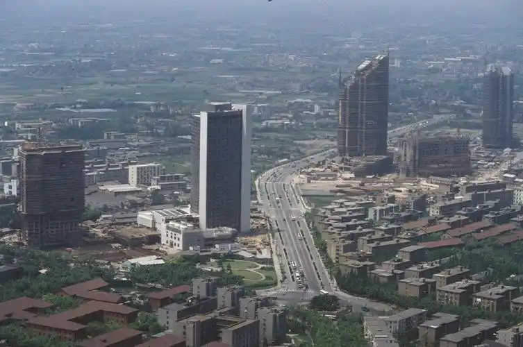 老泪纵横空中俯瞰90年代的上海这些老照片勾起你的哪些回忆