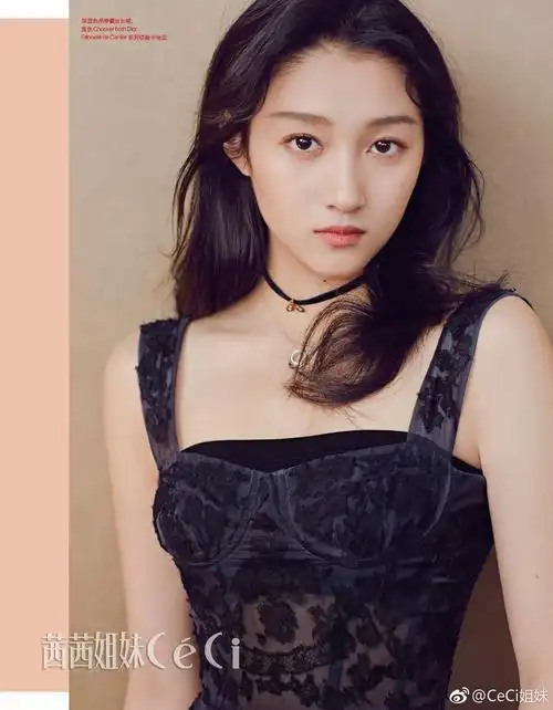 p>关晓彤,1997年9月17日出生于北京市,中国内地影视女演员,歌手.