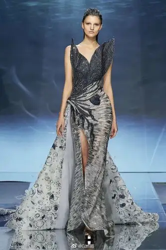 ziad nakad 2020春夏高定海洋元素融合进礼服,将梦幻与奢华呈现的淋漓