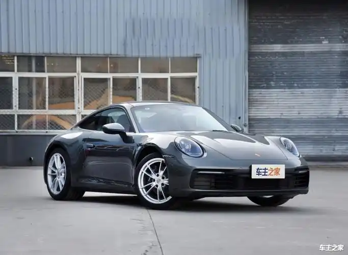 2023款保时捷911两门四座软顶敞篷跑车虽然这款车在这方面暂时被削减