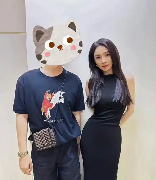 的#杨幂的腰也太绝了,身材也太好了吧,我觉得我的头围比她的腰围大