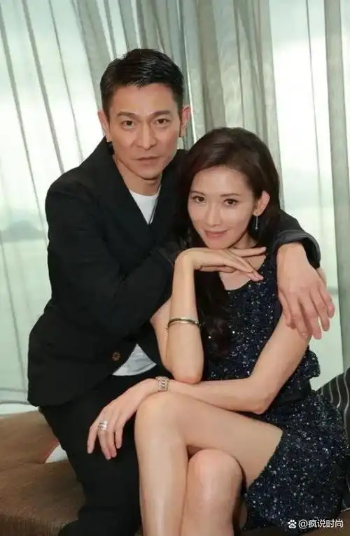 刘德华算得上是越老越帅气的男明星了,林志玲也是难得的不老女神,二人