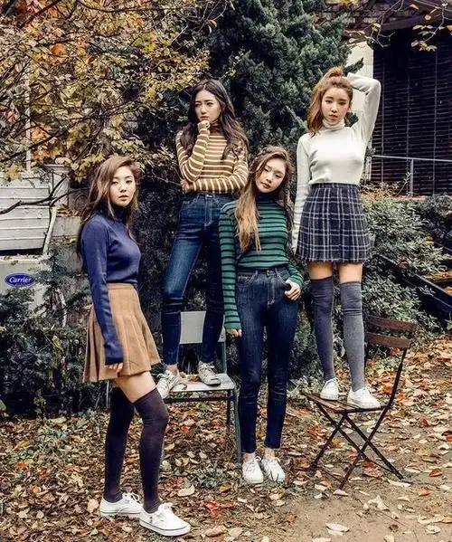 集体照创意姿势大全不要再傻傻站成一排了