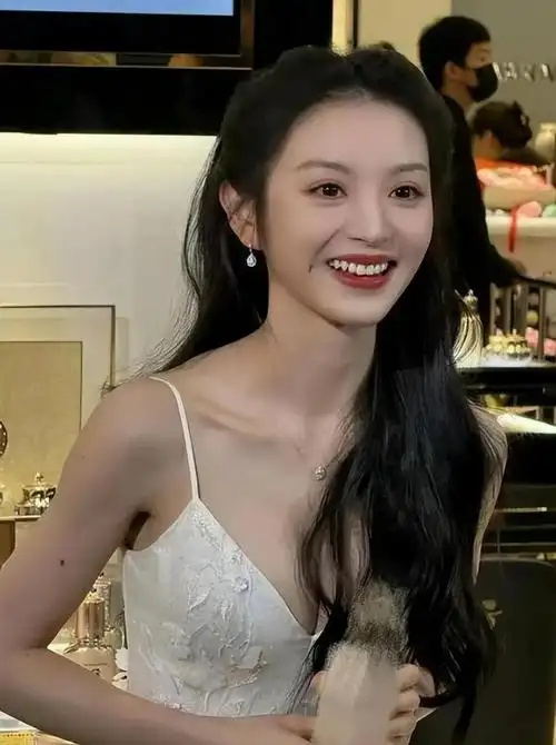 如果要谈论现在最炙手可热的女明星,那么非95后花旦莫属.