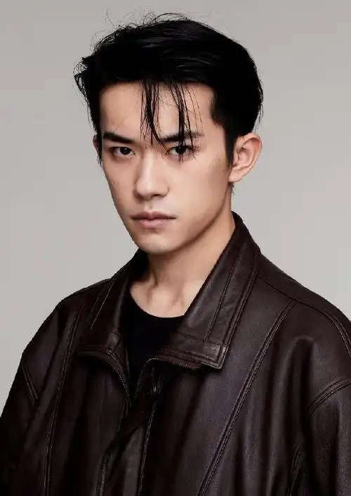 18张都不够放的易烊千玺湿发造型今天这个预告看得我心痒痒@tfboys-易