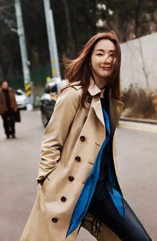 44岁曾出演过天国的阶梯的崔智友产女67韩流初代女神的她居然还是老