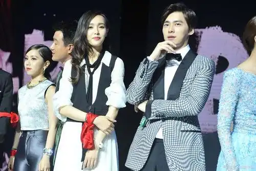 李易峰粉丝没撒谎,唐嫣收视率服务平台不一样