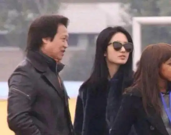 61岁的陈金飞,玩腻了就换?刘亦菲杨采钰成了过去式果真不出所料